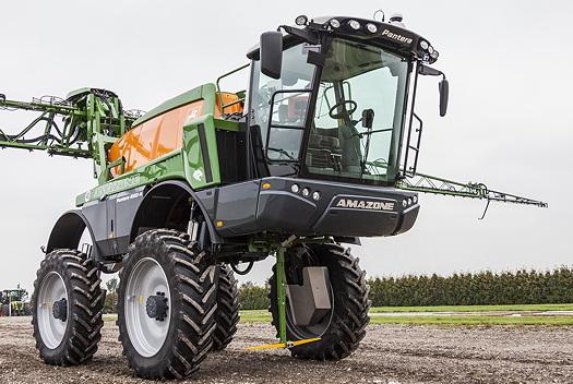 "Fingers" on the row sensor control the automatic steering system. It is fitted under-neath the cab and scans the crop rows during operation.