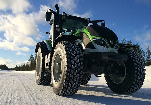 1504-Nokian_Tyres-Fastest_Tractor_B