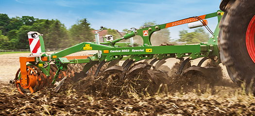 With the new C-Mix HD share, Amazone now offers an even wider spectrum of cultivator wearing metal.