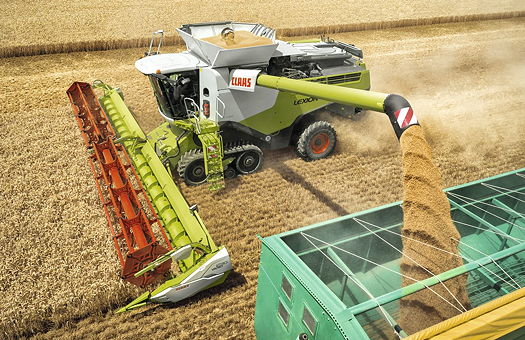 1508-Claas_Lexion_unloading