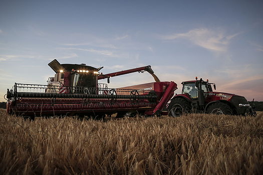 1509-Case_IH-axial-flow_unloading