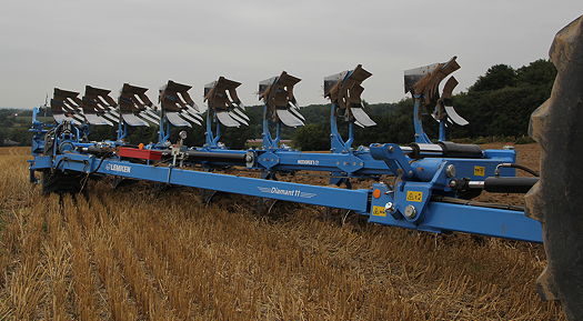 The Diamant semi-mounted plough with OptiLine adjustment.