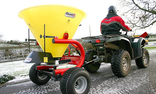 This trailed 300kg spreader features land drive for its spinner 