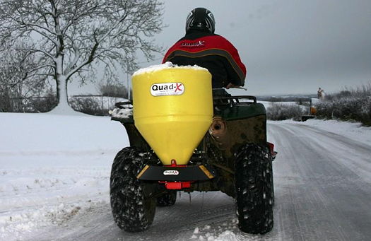 The 60-litre Quad-X mounted salt spreader is driven by a 12-volt motor