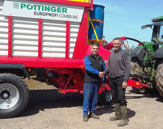 Chris Keitch (left) of CJ Keitch Engineering hands over the new Pottinger Europrofi 4510L Combiline loader wagon to Stephen Radford.