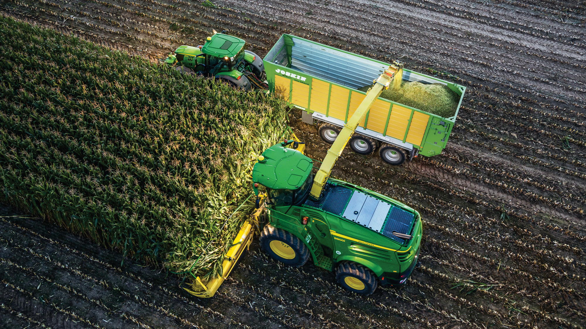 John Deere Machine Sync allows SPFHs to take control of tractors running alongside