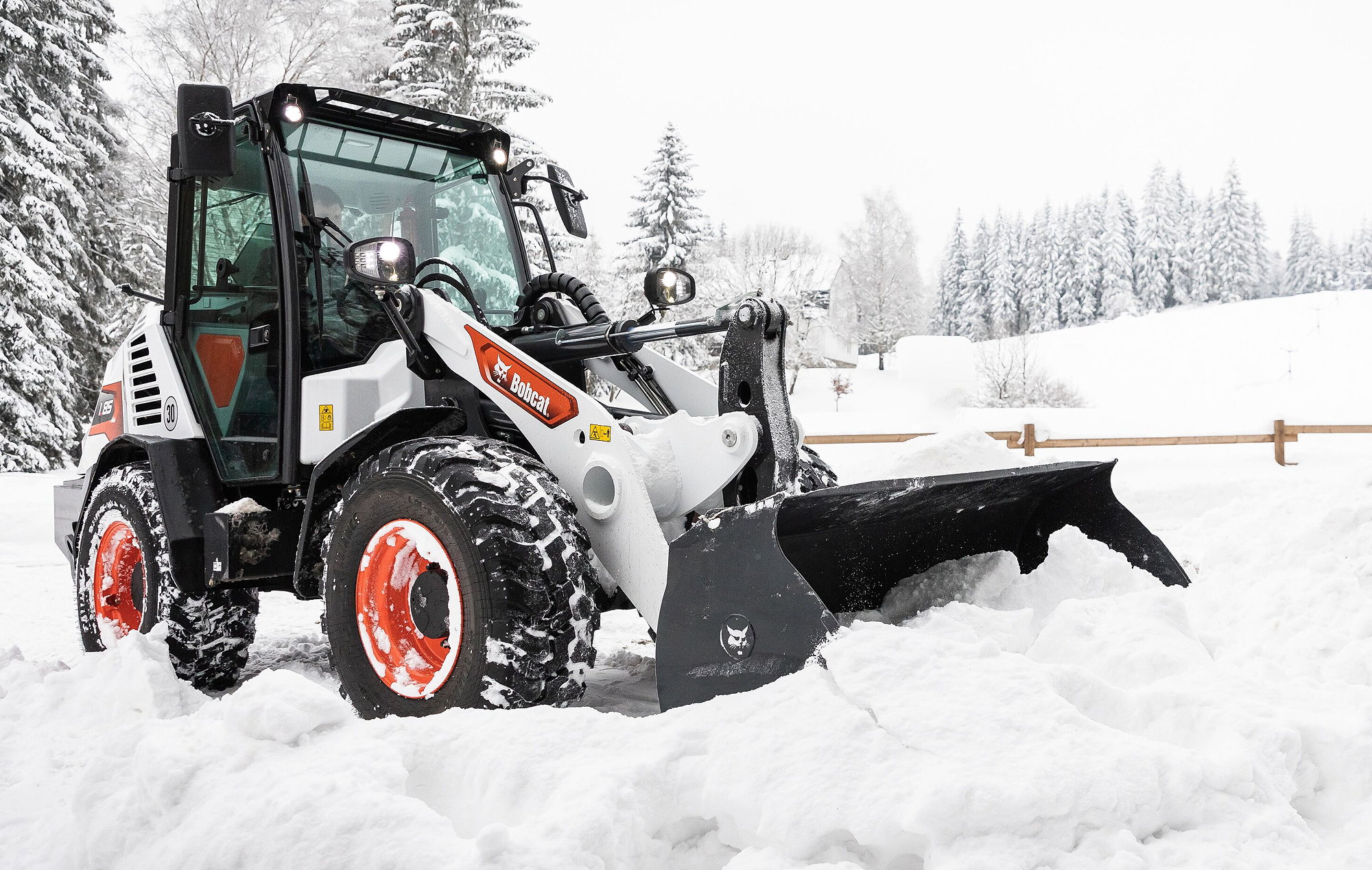 Optional equipment for the Bobcat L85 include a dedicated snow bucket