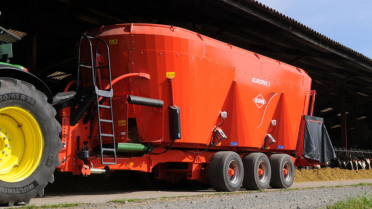 Kuhn has introduced the Euromix 3 CL, a triple vertical-auger diet feeder with cross-conveyor feed distribution