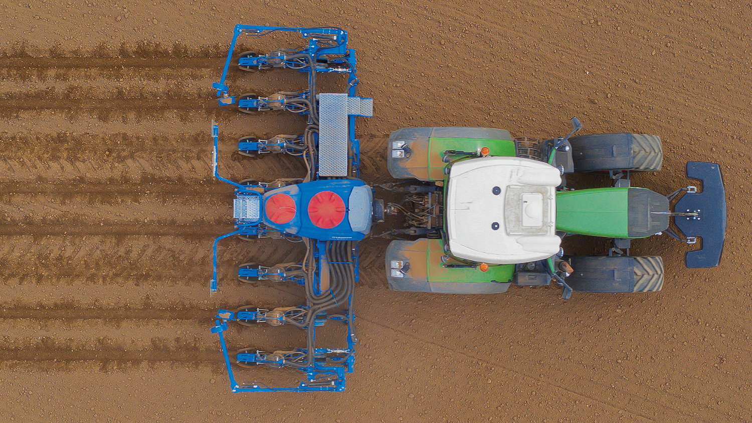 Lemken's new Azurit 10 features a number of benefits compared to the previous model