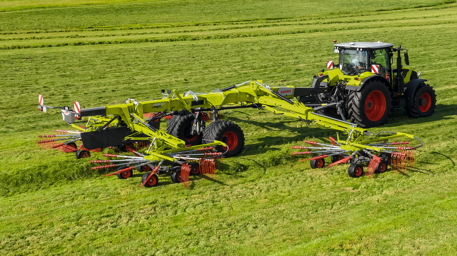 Claas has revealed an all-new range of four-rotor Liner rakes for 2022