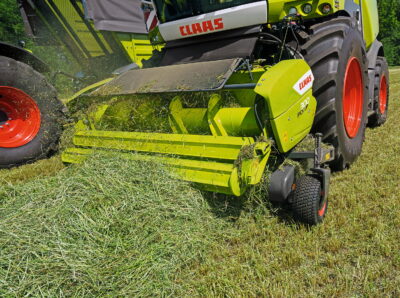 Studies have shown throughput from the Jaguar 990 and variable-speed reel in wholecrop silage increased by 13.7 per cent in extreme conditions compared with an all-mechanical constant-speed drive