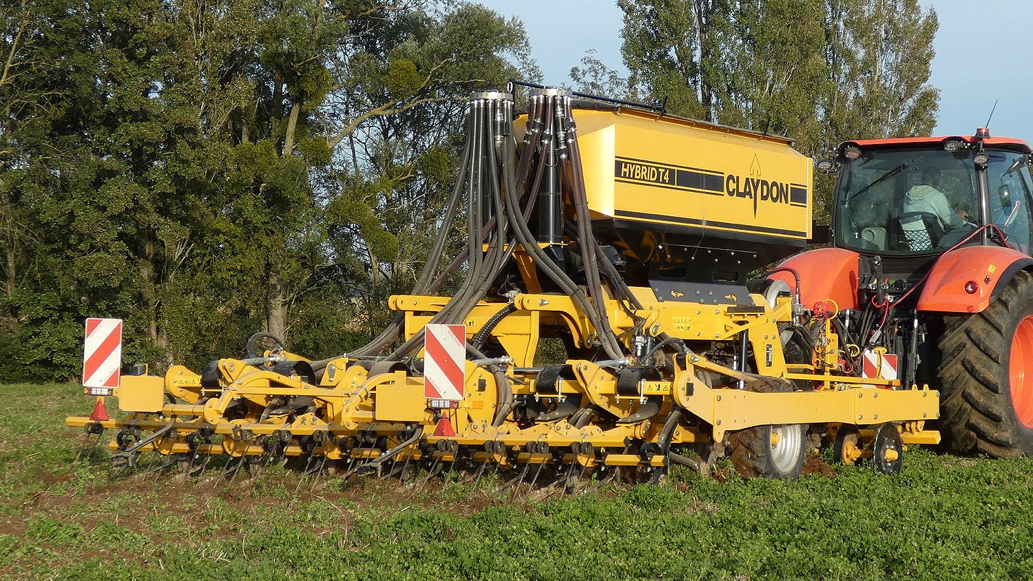 Claydon's Opti-Till technology brings significant opportunities to save money, combined with massive improvements in soil health and structure, lower carbon emissions and reduced soil erosion