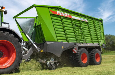 The 2.0m wide pick-up on the Fendt Tigo VR has seven rows of tines for high throughput