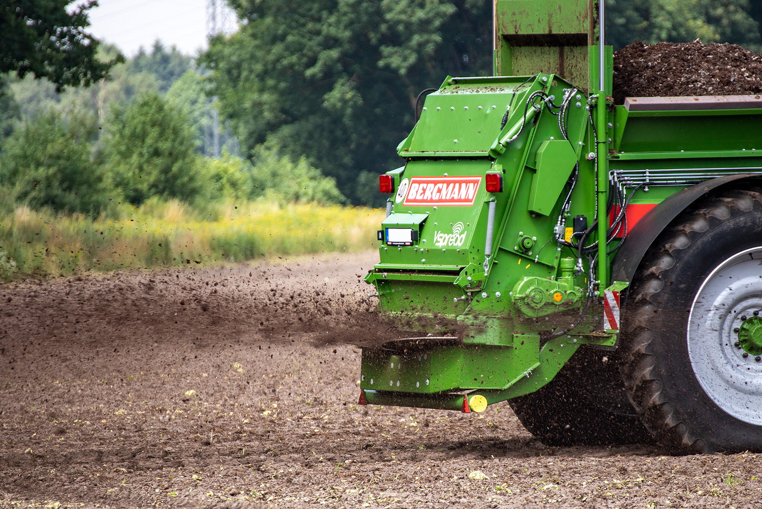 V-Spread and ExaRate allow exact distribution of all types of farm manures at superior accuracy through continuous weighing during the unloading process