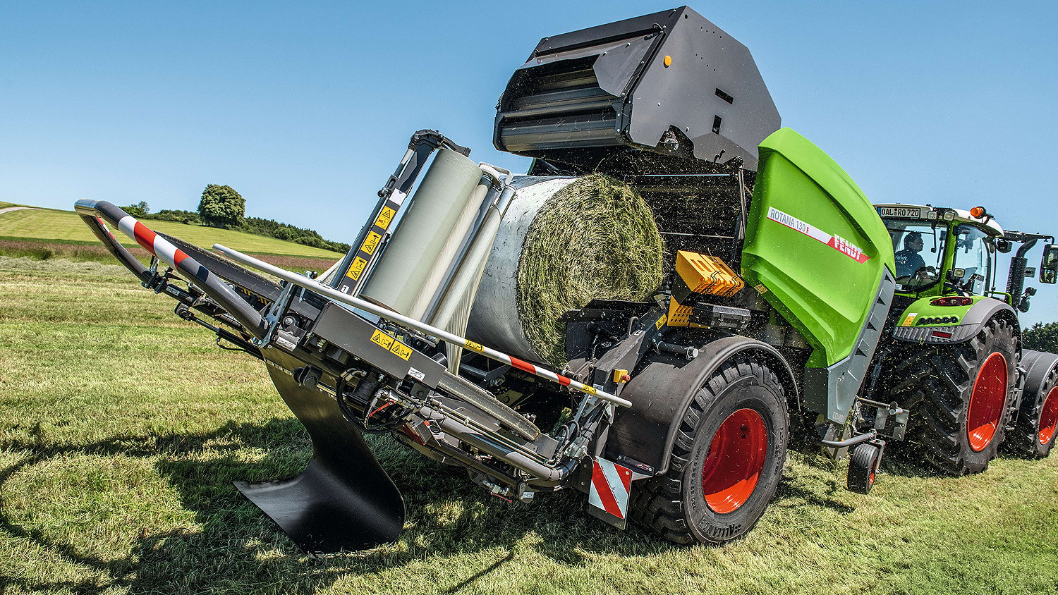 Fendt's Rotana 130F Combination baler/wrapper