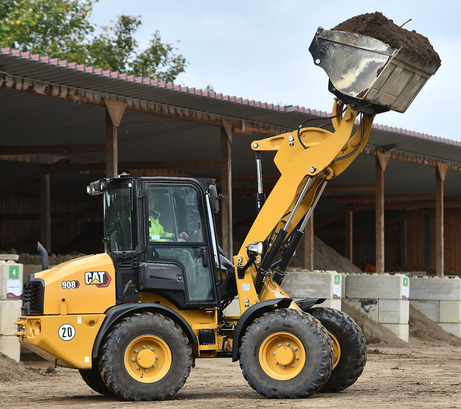 The Caterpillar 908 wheeled loader tops the range of these next-generation machines