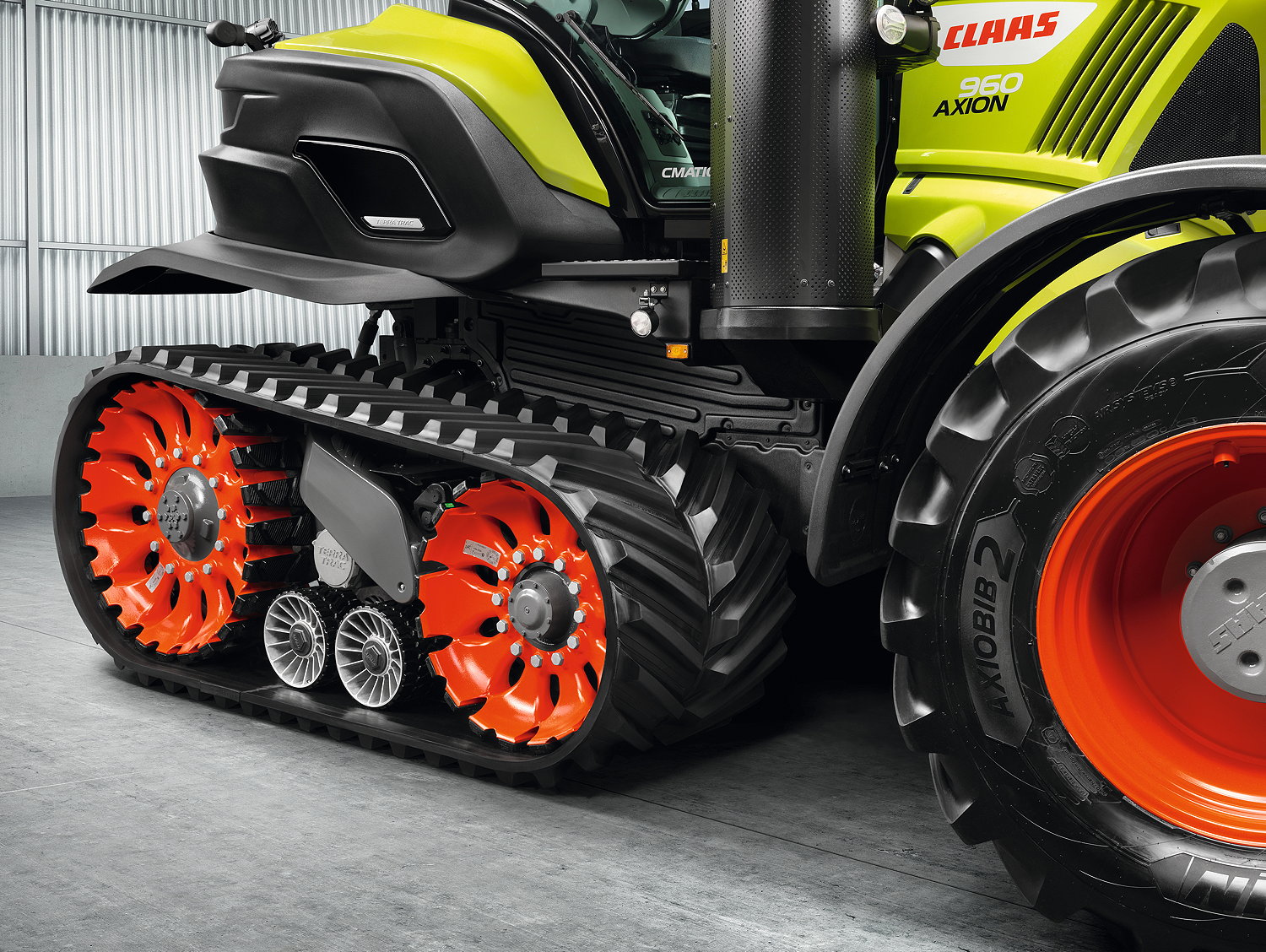 The new 457mm Terra Tracs available for the Claas Axion increase the flexibility of the tractors