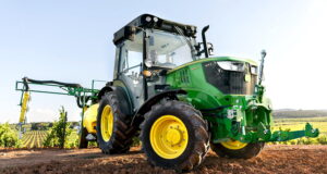 The latest John Deere 5115GF fruit tractor