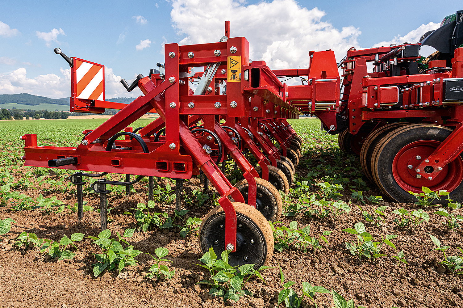 Lemken's Steketee EC-Steer parallel steering frame with the company's EC-Weeder