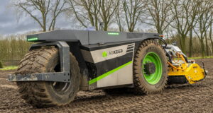 The 75hp AgXeed 2.055W3 agbot has a rear three-point linage capacity of 2,500kg and 85 lit/min hydraulics