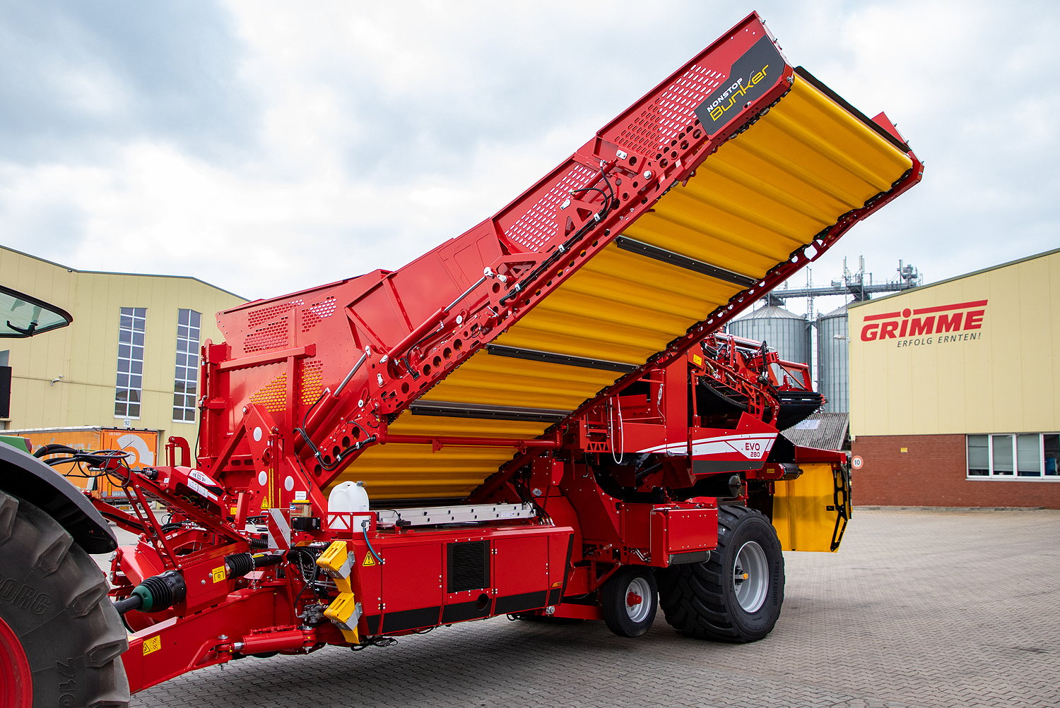 Grimme's EVO 280 root crop harvester is now available with the company's new 7.5t Nonstop Bunker