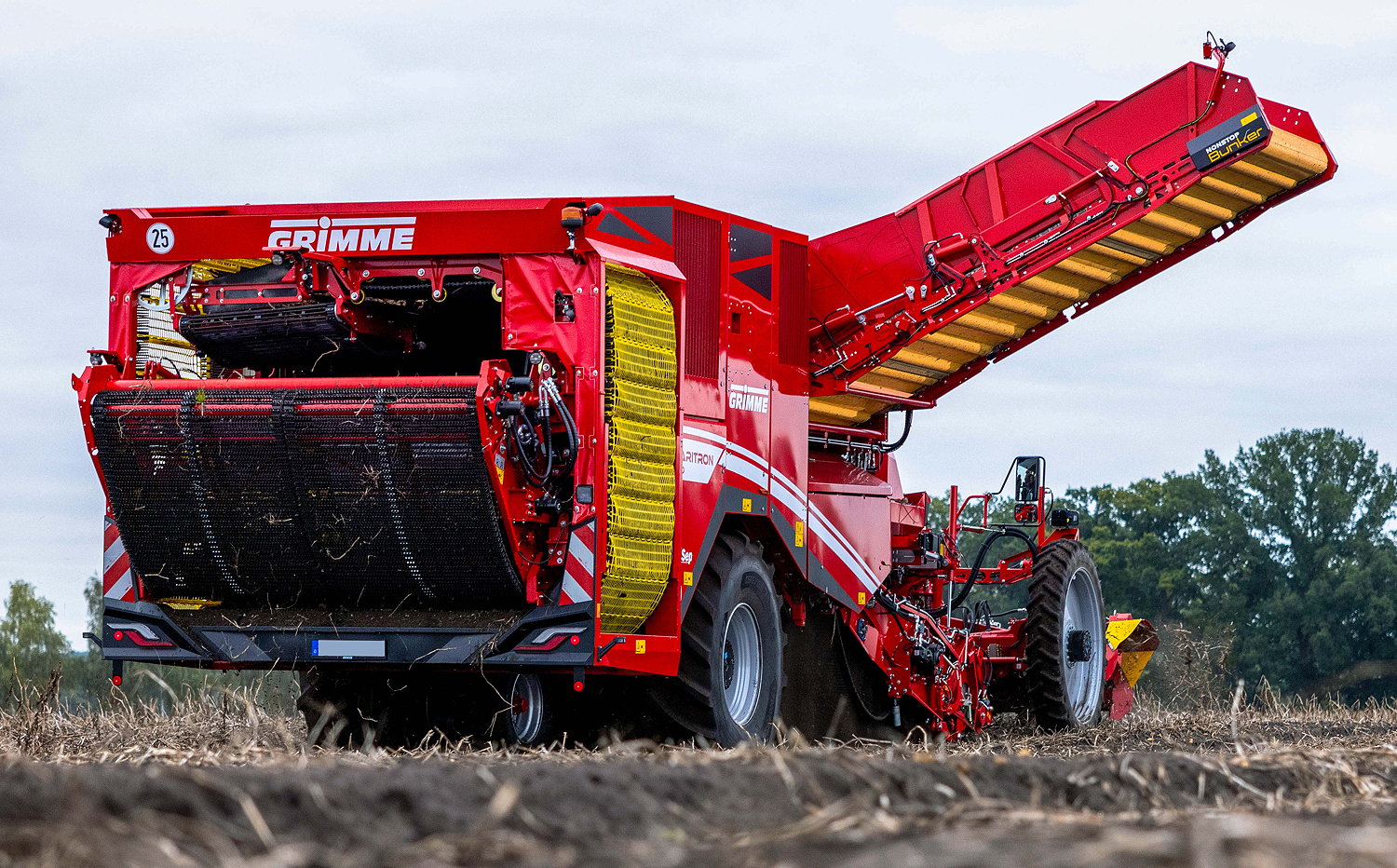 Grimme's third-generation Varitron 470 is powered by a 460hp Stage V engine.