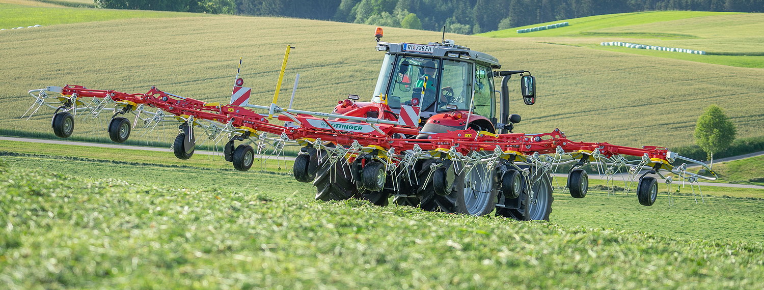 Pöttinger's new HIT V 11100 tedder only needs a space 3.40m high and 2.99m wide when parked.