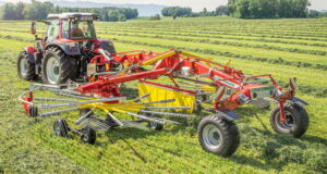 Pöttinger says its new Top 882C centre-swath rake demonstrates its full capabilities with job-specific working widths.