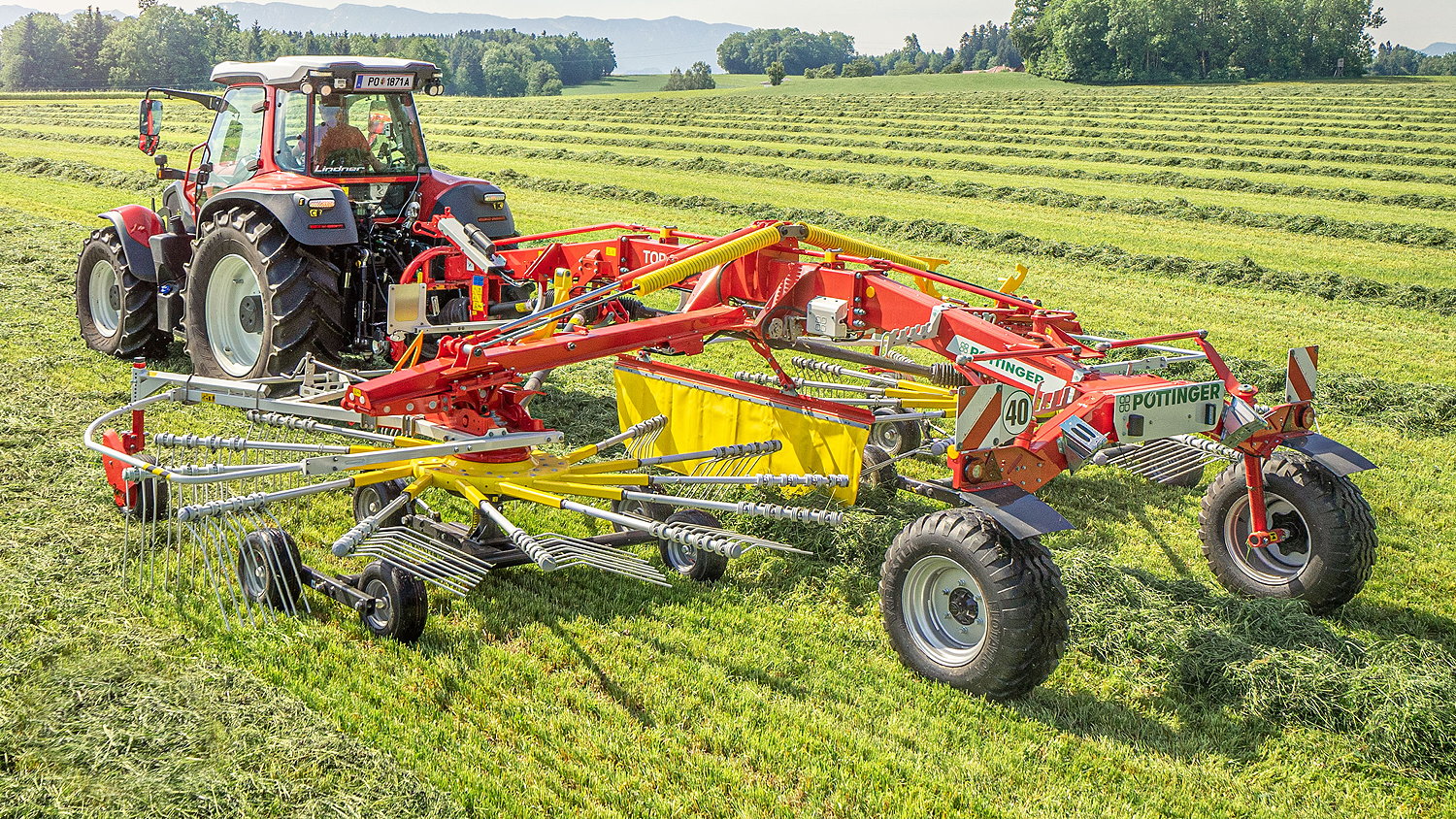 Pöttinger says its new Top 882C centre-swath rake demonstrates its full capabilities with job-specific working widths.