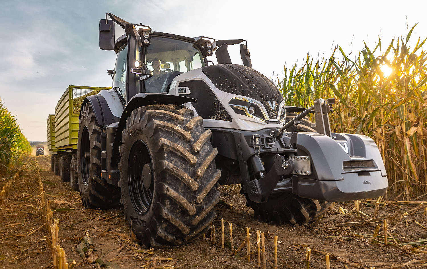 Valtra's new Q Series is composed of five models with maximum power outputs from 250 to 305hp