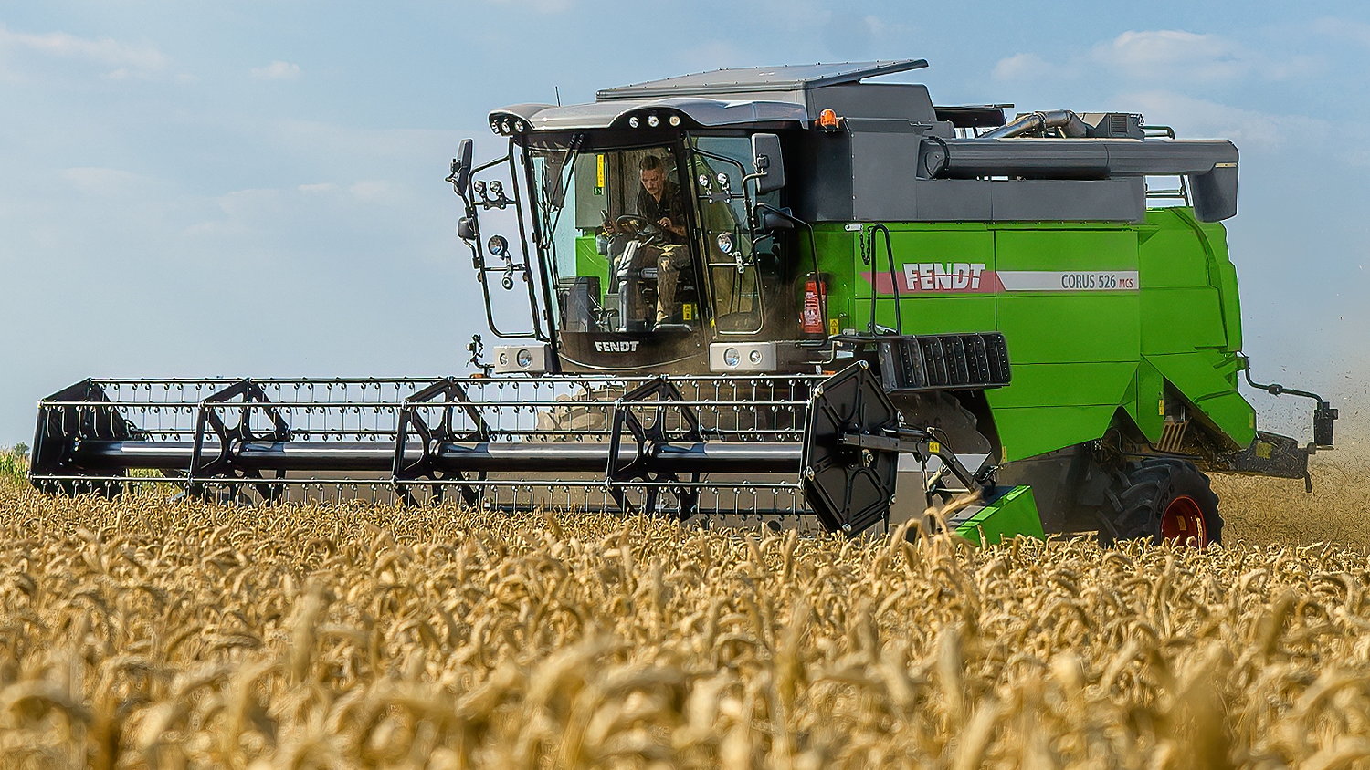 There are five models in Fendt's new Corus 500 range of five-straw-walker combines.