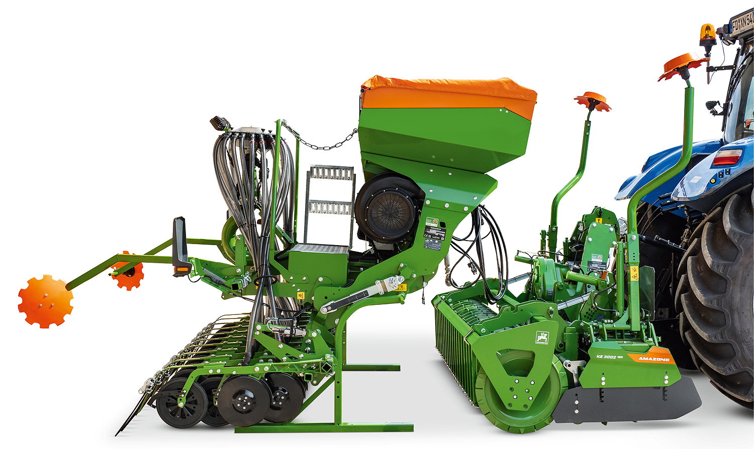 Amazone's Centaya 3000 Special harrow-mounted seed drill is connected to the KE 3002-190 Rotamix rotary harrow via the QuickLink quick-coupling system.