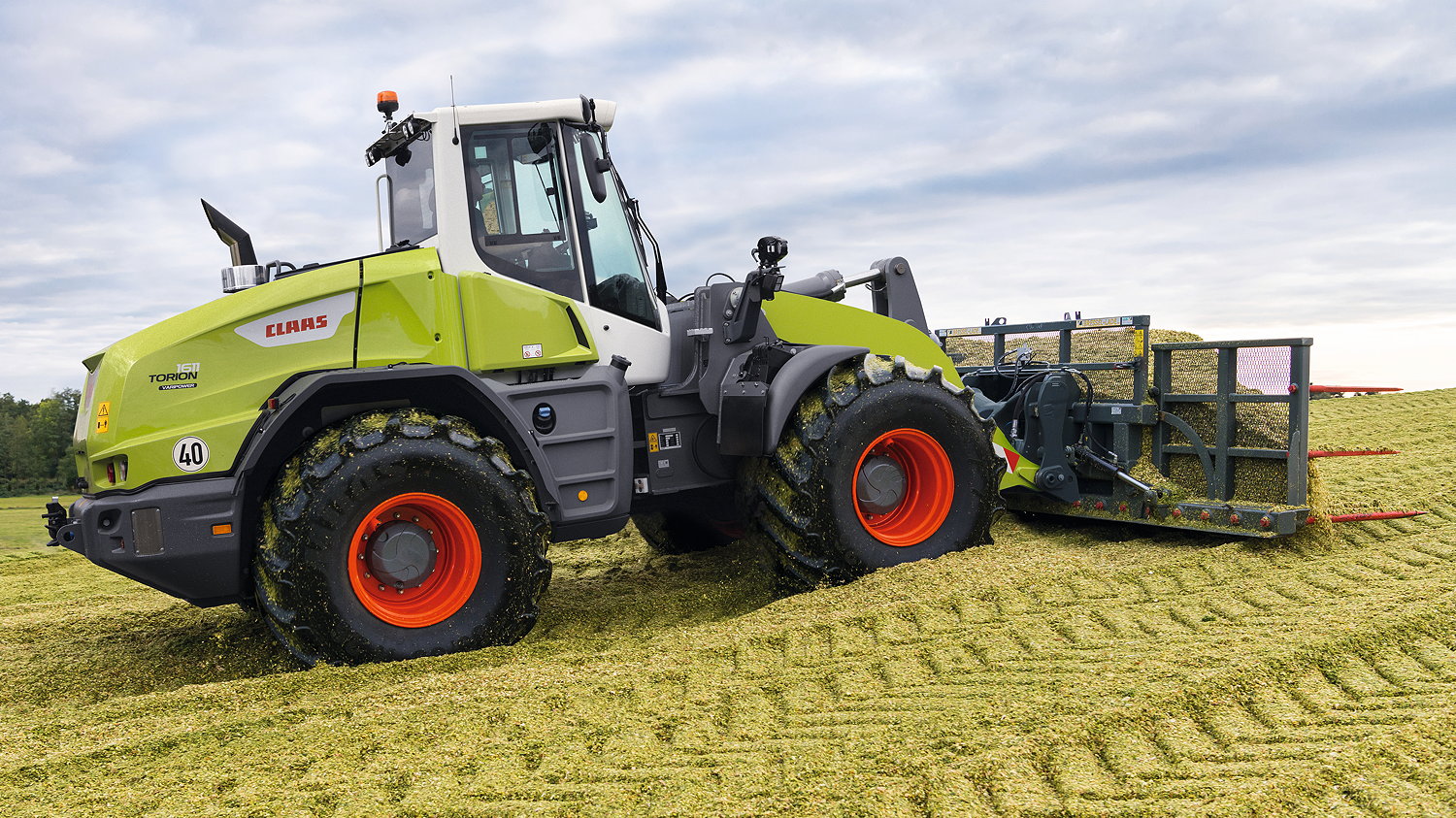 The axles on the Claas Torion 1611 wheeled loader have been reinforced, increasing the  operating weight to 15,810kg. 