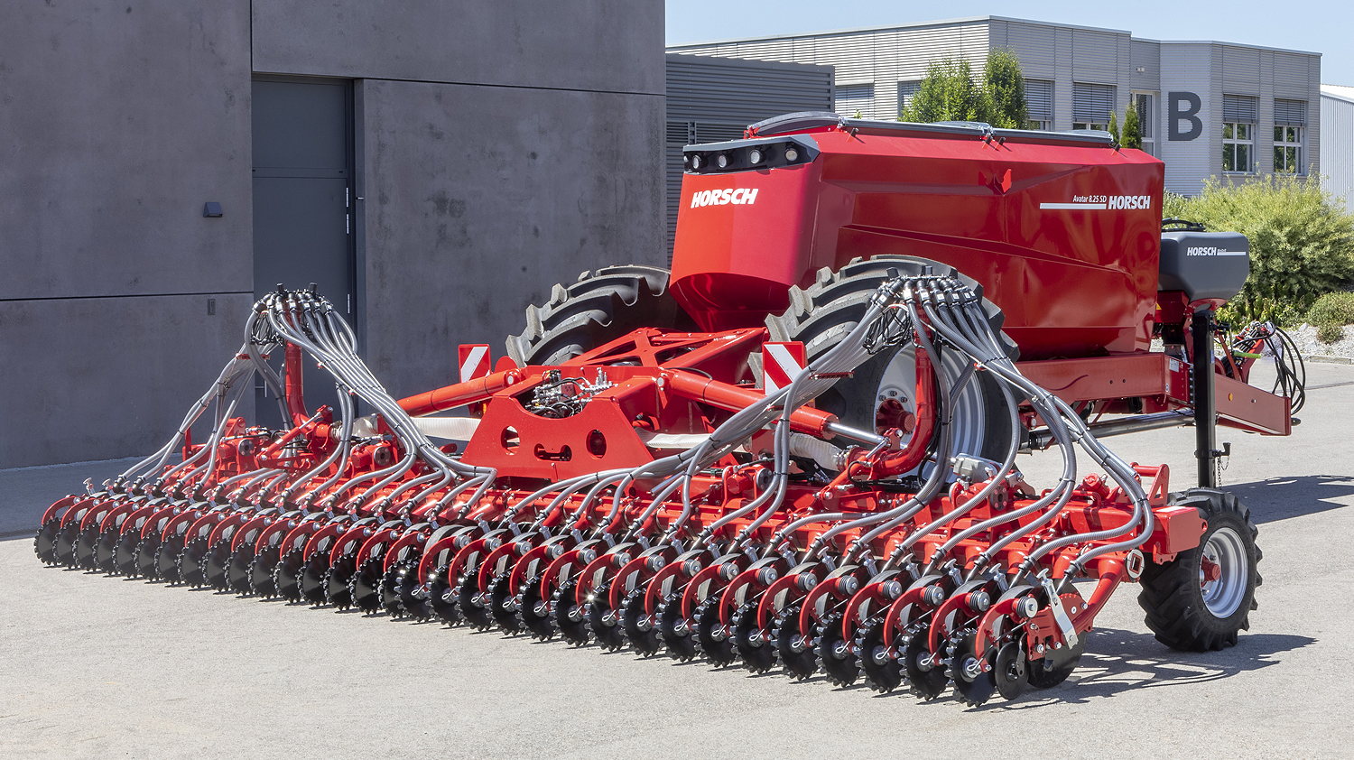 The tank capacity on the new Horsch Avatar models is 6,400 litres.