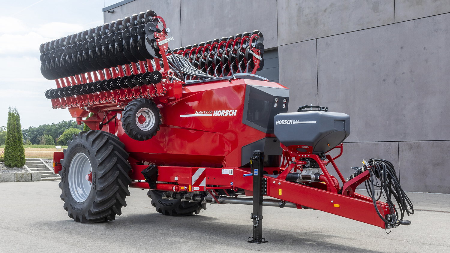 New 8.0m, 9.0m and 10.0m variants of Horsch's Avatar SD seed drill have been announced.