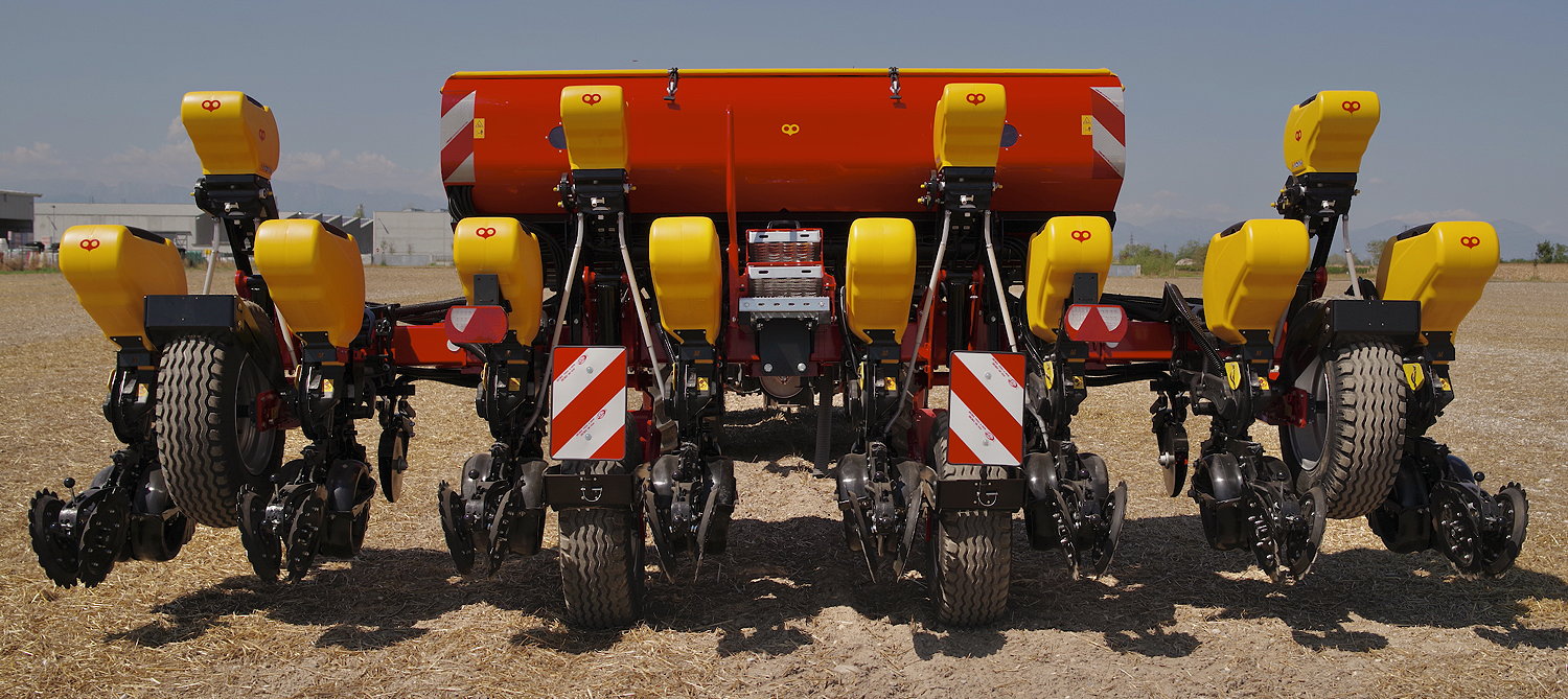 Each seeding element on the MaterMacc MS900 can have a weight of up to 250kg applied.