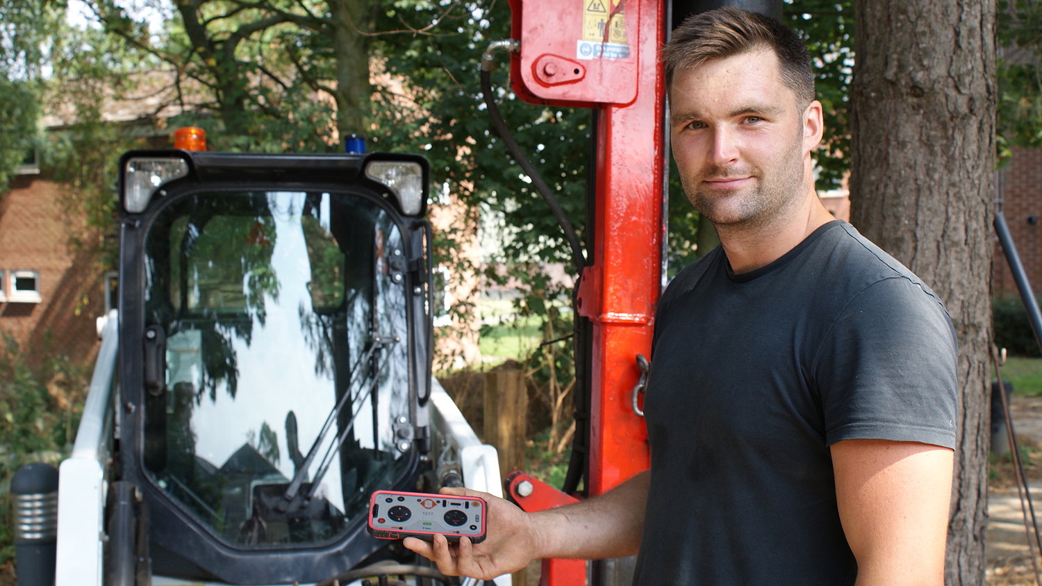 Jack Hampshire of JH Fencing has purchased the first Bobcat MaxControl System in the UK.