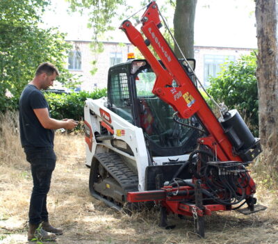 Mr Hampshire said using the MaxControl system with his Bobcat T450 and post-knocker is cutting the time to erect fencing by a third.