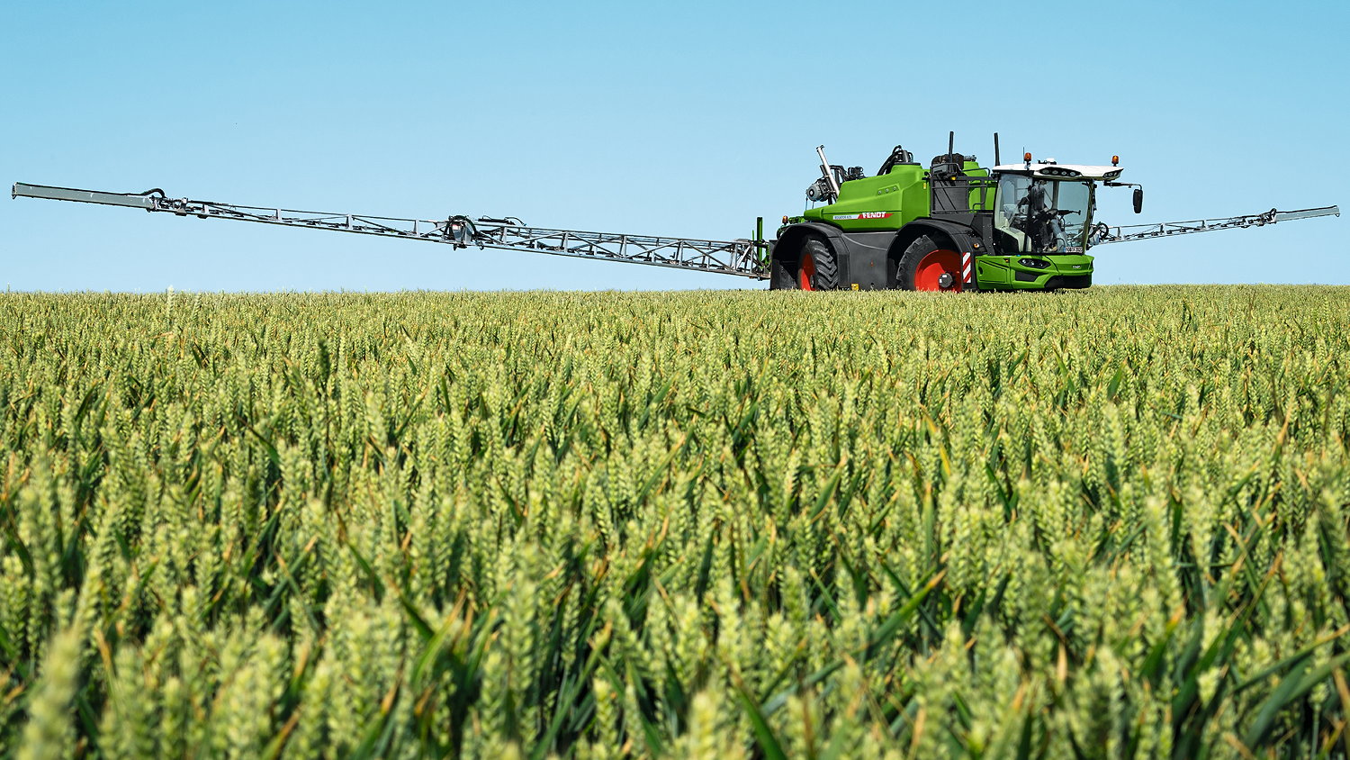 Fendt has revised the entire fluid circuit on its 2023 model Rogator 600, allowing significantly faster filling.