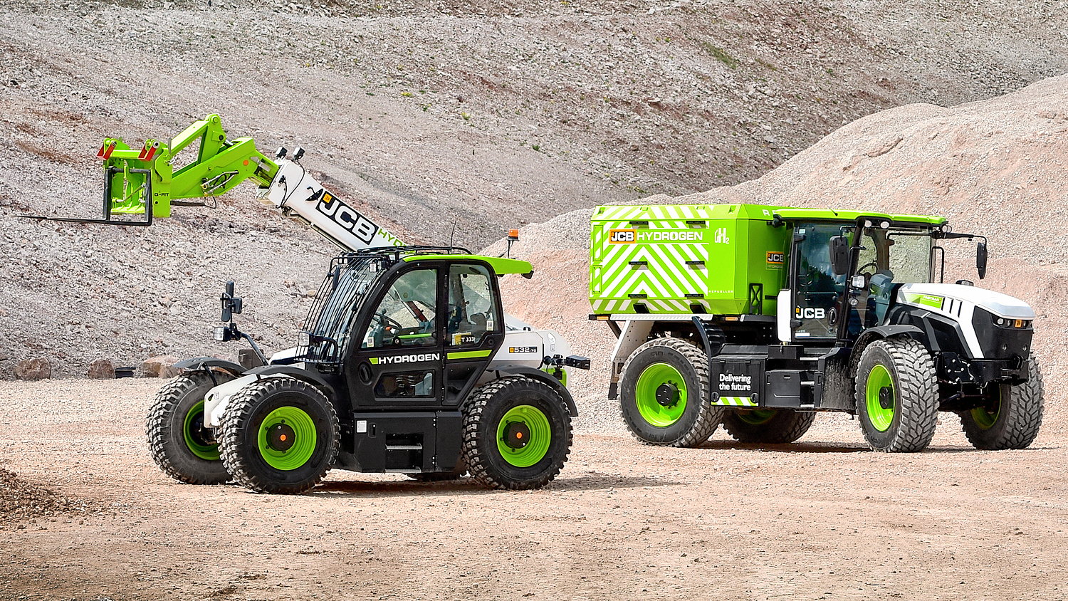 JCB has unveiled a new mobile hydrogen refueler that can deliver the fuel to the firm's hydrogen-powered plant.