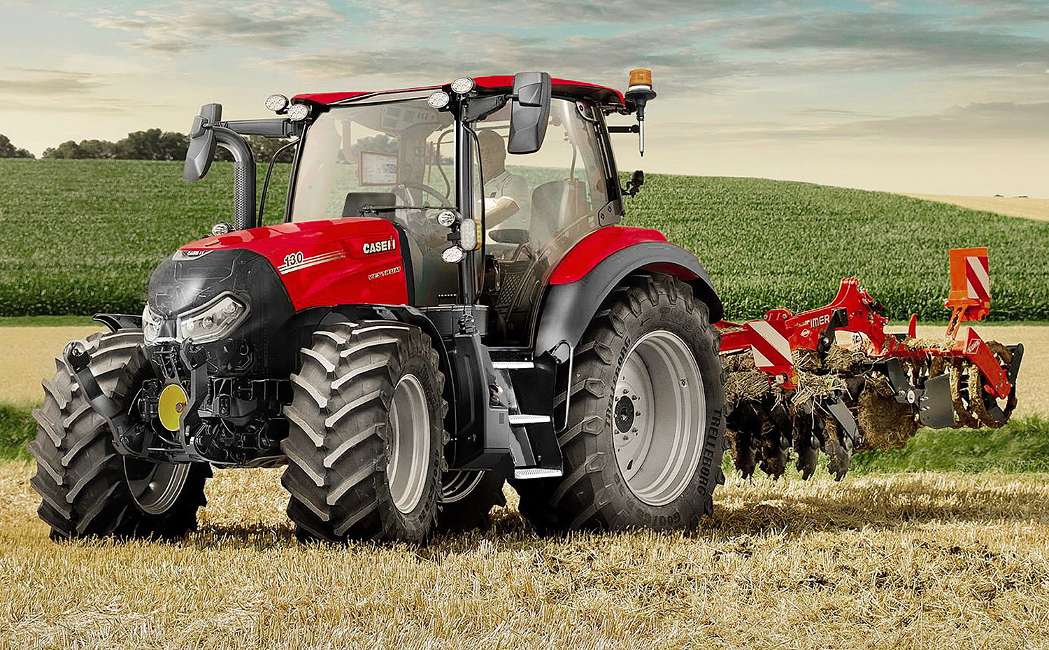 The transmission on the Case IH Vestrum 130 CVVXDrive incorporates two mechanical ranges and enables infinite adjustment of forward speed up to 40 km/hr.