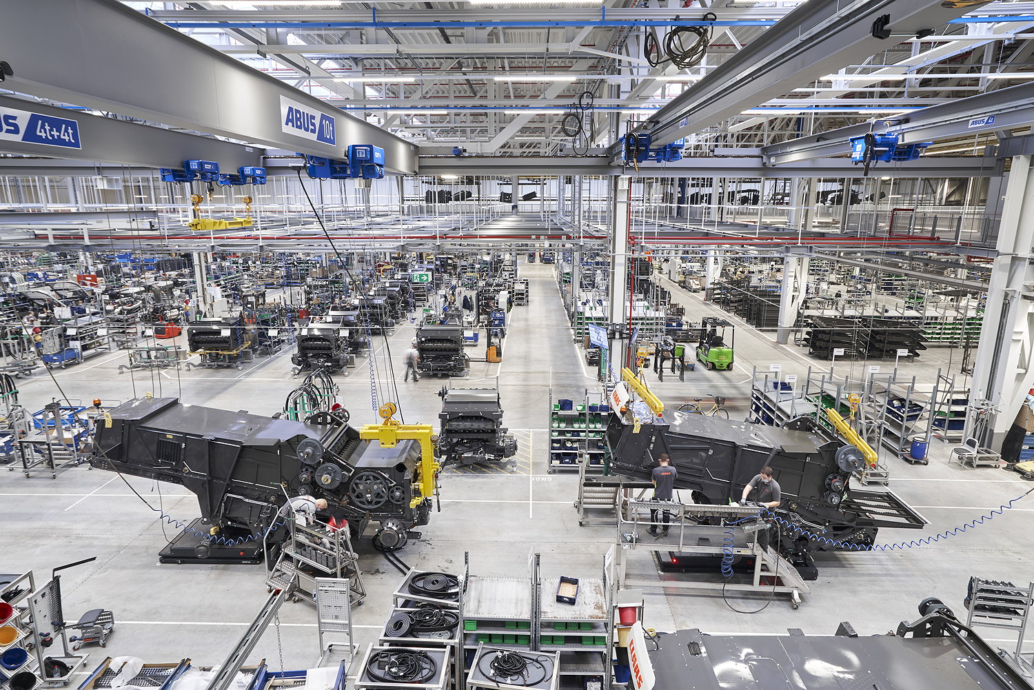 The new Claas combine assembly hall at Harsewinkel has a floor area of 15,000 square metres.