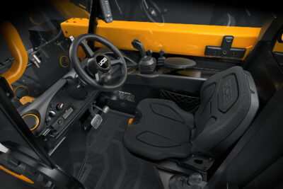 The full-width operator’s cab on the new JCB Loadall 514-40 is 20 per cent larger than the previous 516-40 and a full 200mm wider than competitor models.