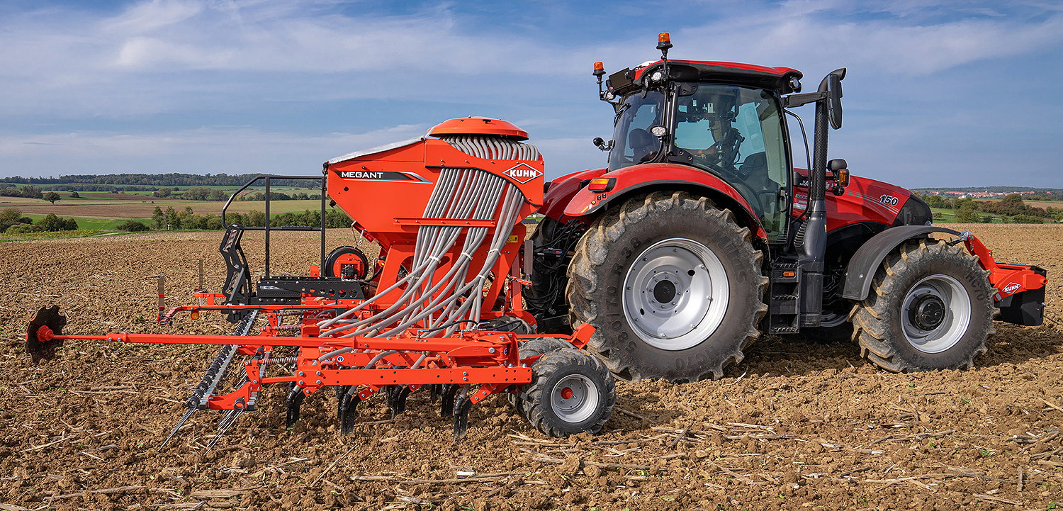 New tines, half-width shut-off, greater connectivity and the ability to add a second hopper are all features of the new Kuhn Megant 602R.