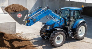 New Holland's mid-size utility T5S tractor offers two models with 90hp or 100hp and a choice of full mechanical or powershuttle transmissions.