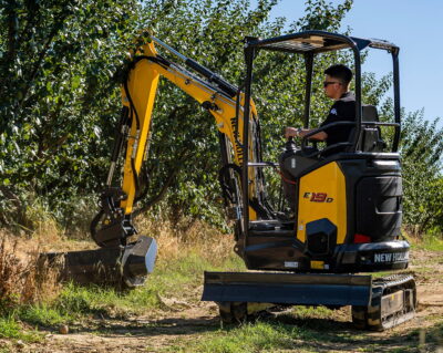 New Holland's E19D Zero-Tail Swing mini excavator.