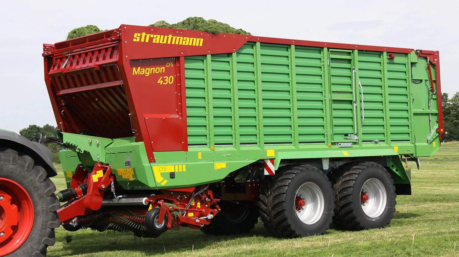 Strautmann's Magnon forage wagons are now fitted as standard with the company's Flex-Load pick-up with plastic tines.