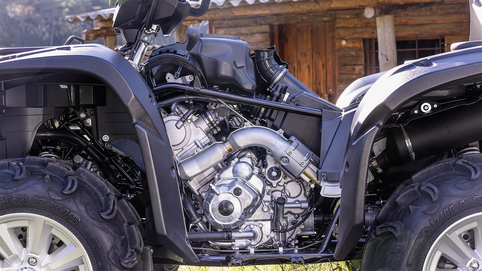 The new edition Grizzly features new instruments, brakes, accessories and graphics, all coupled to Yamaha's second generation MK II 686cc four-valve SOHC engine.