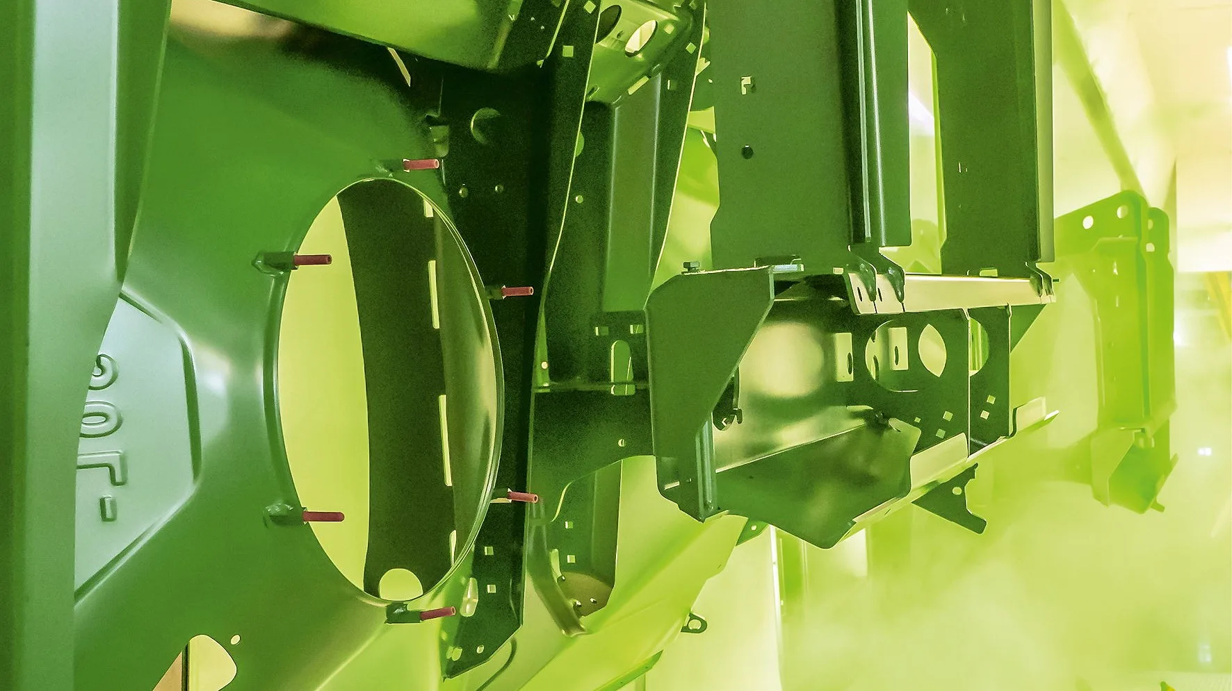 The final paint finish on Amazone's ZA-V, ZA-TS and ZG-TS fertiliser spreaders now includes a 14-stage metal preparation process.