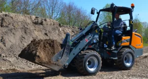 Tobroco Giant's compact loader range from one to five tonnes is to be sold in North America in Case Construction colours.